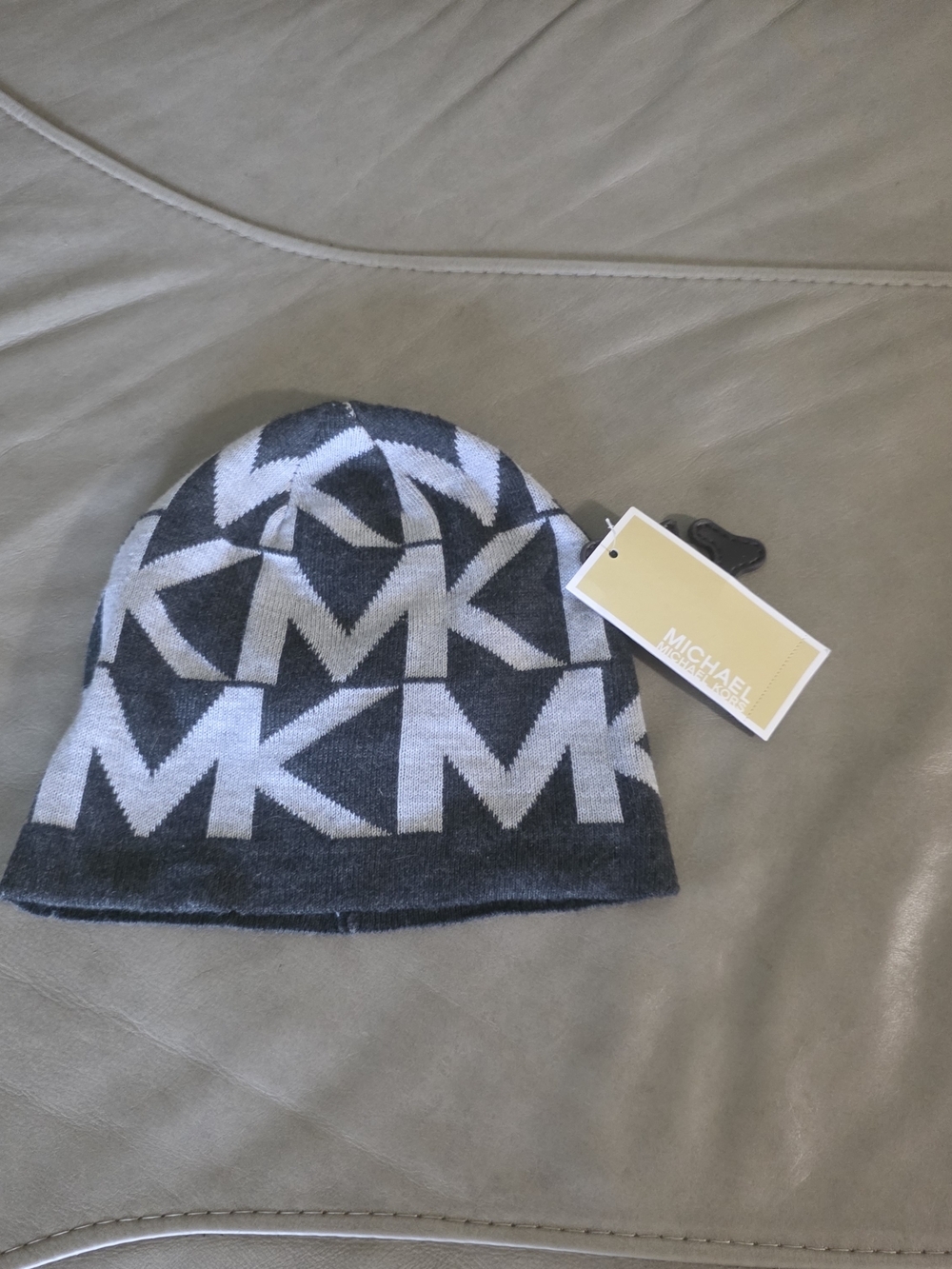 Michael Kors Black & Gray MK Logo Knit Beanie - Picture 5 of 6